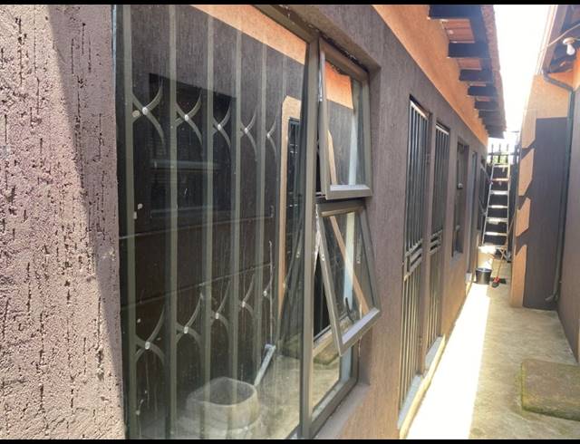 3 BEDROOM HOUSE FOR SALE IN VOSLOORUS